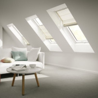 VELUX GGL - Finestra a bilico manuale in legno bianca - eSAEM.it